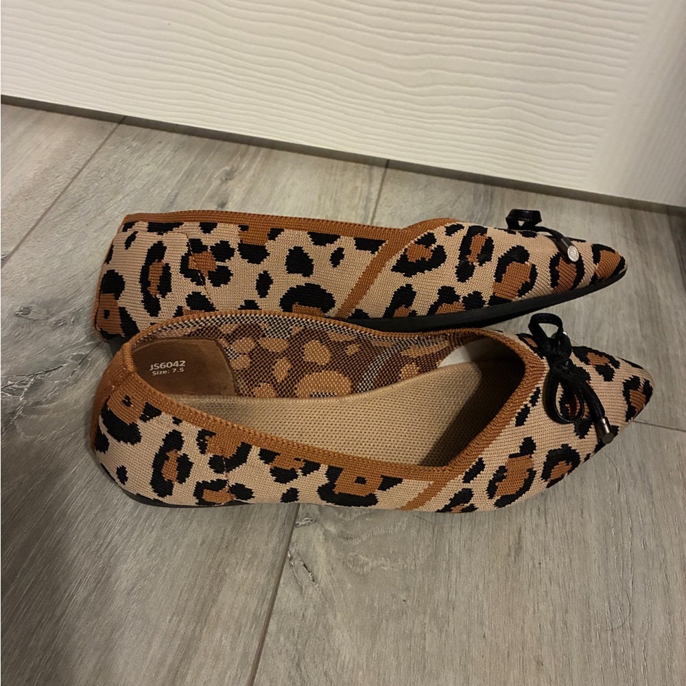 Size 7.5 - Leopard Print Women's Flats with Bow Accent